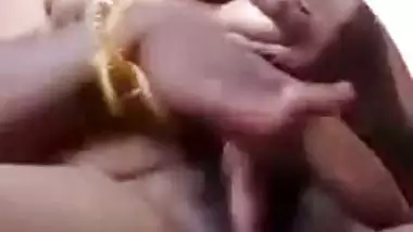 South Indian milf masturbates like a slut