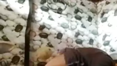 Village guy enjoys bathroom sex with his nude GF