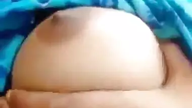 Indian nude girl from Hyderabad shows her big boobs