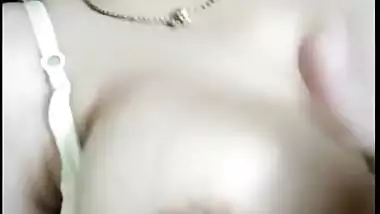 Desi indian girl sneha bigboobs show