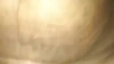 South Indian man shows lady’s pussy in nude mms