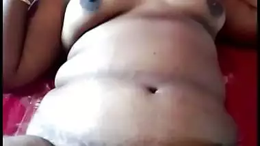 Tamil aunty affair sex video taken by husband friend