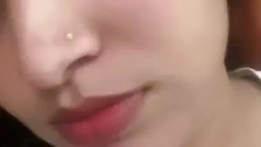 Khubsurat ladki ki pussy showing to boyfriend viral MMS